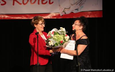Marszałek Elżbieta Anna Polak i Urszula Chudak podczas Wschowskiego Kongresu Kobiet