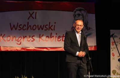 Burmistrz Wschowy Konrad Antkowiak przemawia podczas Wschowskiego Kongresu Kobiet
