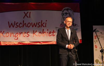 Burmistrz Wschowy Konrad Antkowiak przemawia podczas Wschowskiego Kongresu Kobiet
