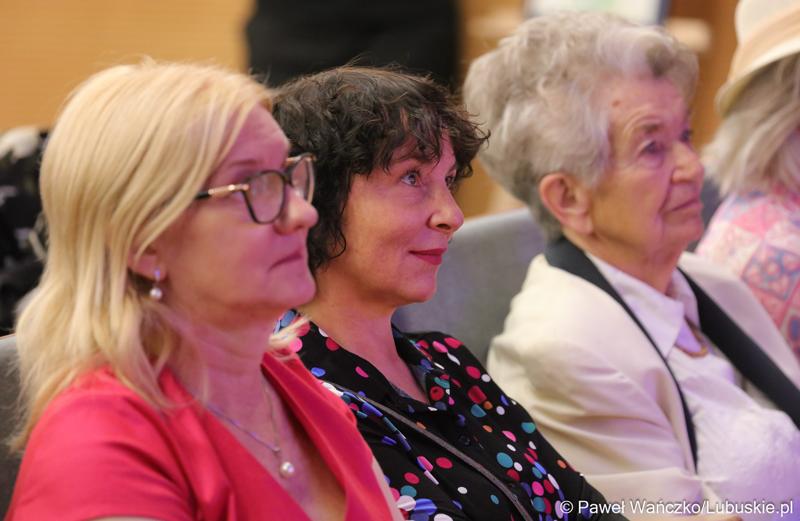 Radne wojewódzkie Małgorzata Słowińska-Paluch (z lewej) oraz Beata Kulczycka (obok) podczas Wschowskiego Kongresu Kobiet