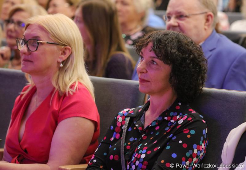 Radne wojewódzkie Małgorzata Słowińska-Paluch (z lewej) oraz Beata Kulczycka (obok) podczas Wschowskiego Kongresu Kobiet