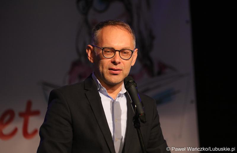 Burmistrz Wschowy Konrad Antkowiak przemawia podczas Wschowskiego Kongresu Kobiet