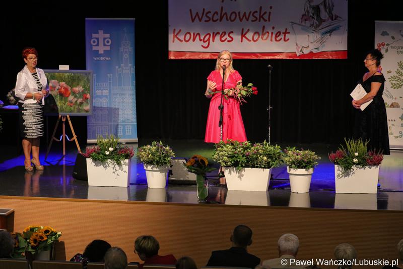 Radna wojewódzka Małgorzata Słowińska-Paluch przemawia podczas Wschowskiego Kongresu Kobiet