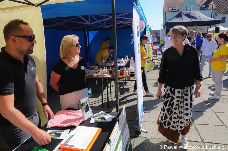 Marszałek Elżbieta Anna Polak na Pikniku Zdrowia i Profilaktyki w Kargowej