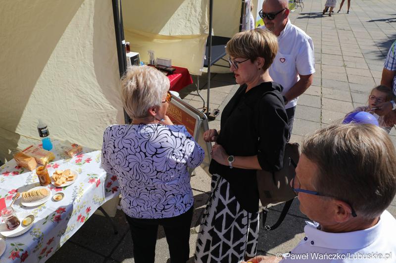 Marszałek Elżbieta Anna Polak na Pikniku Zdrowia i Profilaktyki w Kargowej