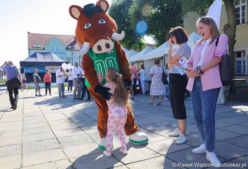 Uczestnicy Pikniku Zdrowia i Profilaktyki w Kargowej
