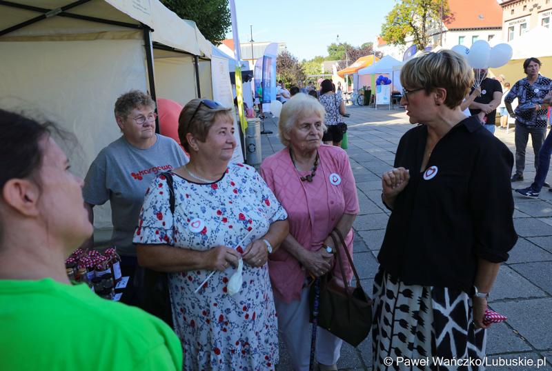 Marszałek Elżbieta Anna Polak na Pikniku Zdrowia i Profilaktyki w Kargowej