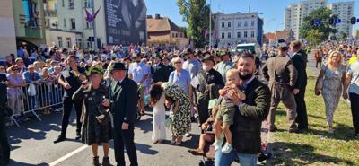 Korowód Winobraniowy z produktami regionalnymi  