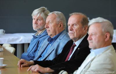 Uczestnicy obrad Lubuskiej Rady Pamięci w Urzędzie Marszałkowskim Województwa Lubuskiego  