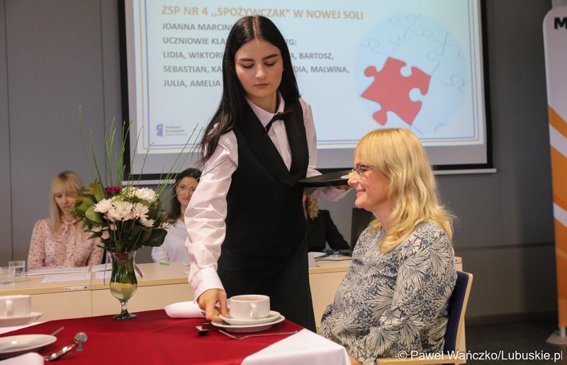 Pokaz kulinarny w wykonaniu uczniów nowosolskiego "Spożywczaka"