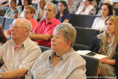 Uczestnicy Ogólnopolskiej Konferencji Alzheimerowskiej w Bibliotece Uniwersytetu Zielonogórskiego 