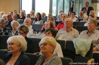 Uczestnicy Ogólnopolskiej Konferencji Alzheimerowskiej w Bibliotece Uniwersytetu Zielonogórskiego 