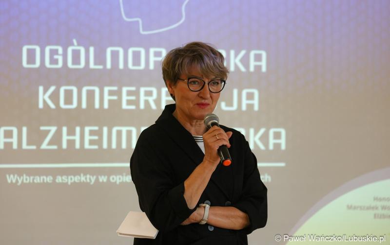 - Mamy programy i fundusze unijne, by wspierać naszych seniorów – zapewniła marszałek Elżbieta Anna Polak na otwarciu Ogólnopolskiej Konferencji Alzheimerowskiej.