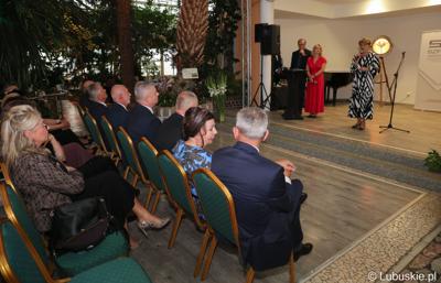Marszałek Elżbieta Anna Polak przemawia podczas 14. Uroczystej Gali Szpitala Uniwersyteckiego w Zielonej Górze