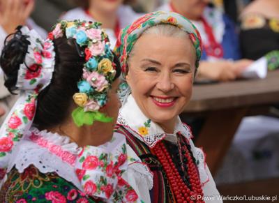 Uczestnicy VIII Winobrania na Winnicy Samorządowej w Zaborze