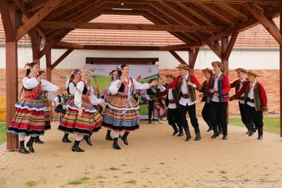 Uczestnicy VIII Winobrania na Winnicy Samorządowej w Zaborze