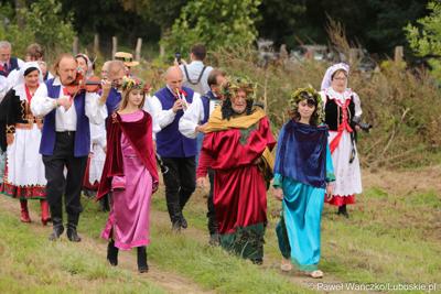 Uczestnicy VIII Winobrania na Winnicy Samorządowej w Zaborze