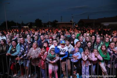 Publiczność na koncercie Kayah podczas VIII Winobrania na Winnicy Samorządowej w Zaborze