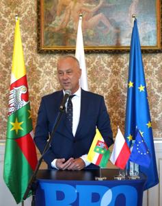 25 września 2023 r. Pałac Książęcy w Żaganiu. Laureaci i nominowani z powiatu żagańskiego w konkursie „Fundusze Europejskie warte zachodu”. Laury wręczali członek Zarządu Województwa Lubuskiego Marcin Jabłoński i poseł Waldemar Sługocki