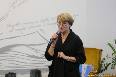 Marszałek Województwa Lubuskiego Elżbieta Anna Polak przemawia do uczestników finału konkursu na Młodzieżowego Dziennikarza Roku Województwa Lubuskiego