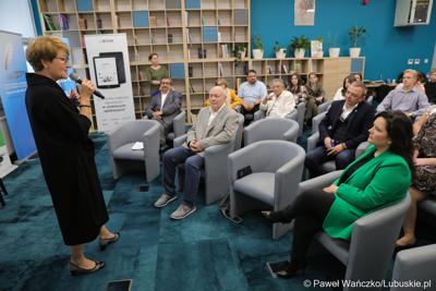 Marszałek Województwa Lubuskiego Elżbieta Anna Polak przemawia do uczestników finału konkursu na Młodzieżowego Dziennikarza Roku Województwa Lubuskiego