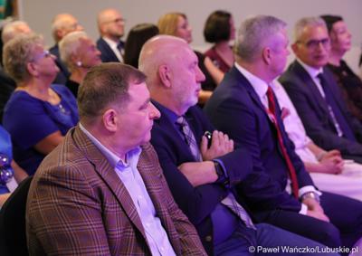 Radny woj. lubuskiego Grzegorz Potęga oraz Dyrektor ds. Lecznictwa zielonogórskiego szpitala lek. Antoni Ciach podczas uroczystego otwarcia budynku Klinicznego Oddziału Anestezjologii i Intensywnej Terapii oraz Klinicznego Oddziału Okulistyki wraz z poradniami.