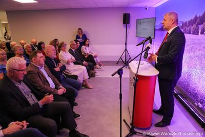 Prezes Zarządu Szpitala Uniwersyteckiego w Zielonej Górze dr Marek Działoszyński przemawia podczas uroczystego otwarcia budynku Klinicznego Oddziału Anestezjologii i Intensywnej Terapii oraz Klinicznego Oddziału Okulistyki wraz z poradniami.