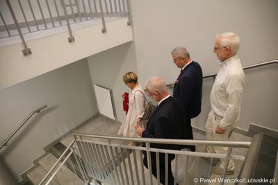 Zwiedzanie nowo otwartego budynku Klinicznego Oddziału Anestezjologii i Intensywnej Terapii oraz Klinicznego Oddziału Okulistyki wraz z poradniami.