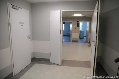 Jedno z pomieszczeń nowo otwartego budynku Klinicznego Oddziału Anestezjologii i Intensywnej Terapii oraz Klinicznego Oddziału Okulistyki wraz z poradniami.