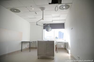 Jedno z pomieszczeń nowo otwartego budynku Klinicznego Oddziału Anestezjologii i Intensywnej Terapii oraz Klinicznego Oddziału Okulistyki wraz z poradniami.