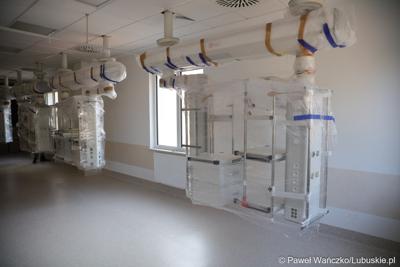 Jedno z pomieszczeń nowo otwartego budynku Klinicznego Oddziału Anestezjologii i Intensywnej Terapii oraz Klinicznego Oddziału Okulistyki wraz z poradniami.