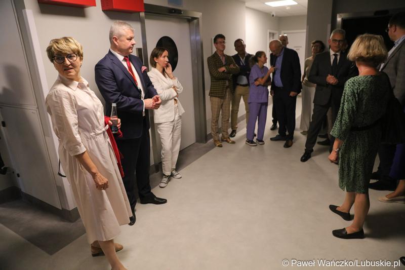 Zwiedzanie nowo otwartego budynku Klinicznego Oddziału Anestezjologii i Intensywnej Terapii oraz Klinicznego Oddziału Okulistyki wraz z poradniami.