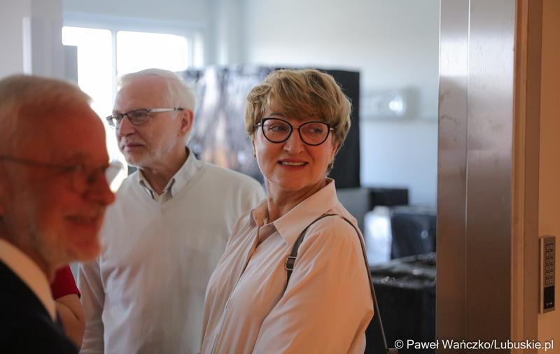 Marszałek Województwa Lubuskiego Elżbieta Anna Polak zwiedza nowo otwarty budynek Klinicznego Oddziału Anestezjologii i Intensywnej Terapii oraz Klinicznego Oddziału Okulistyki wraz z poradniami.