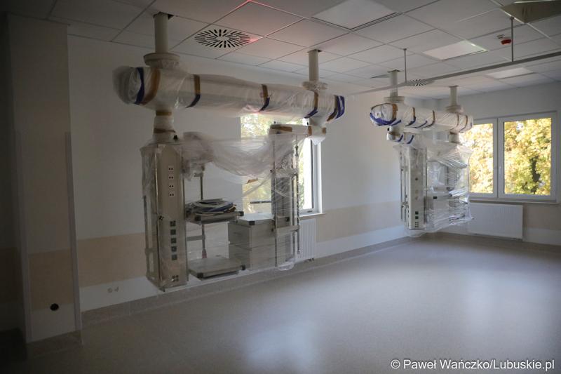 Jedno z pomieszczeń nowo otwartego budynku Klinicznego Oddziału Anestezjologii i Intensywnej Terapii oraz Klinicznego Oddziału Okulistyki wraz z poradniami.