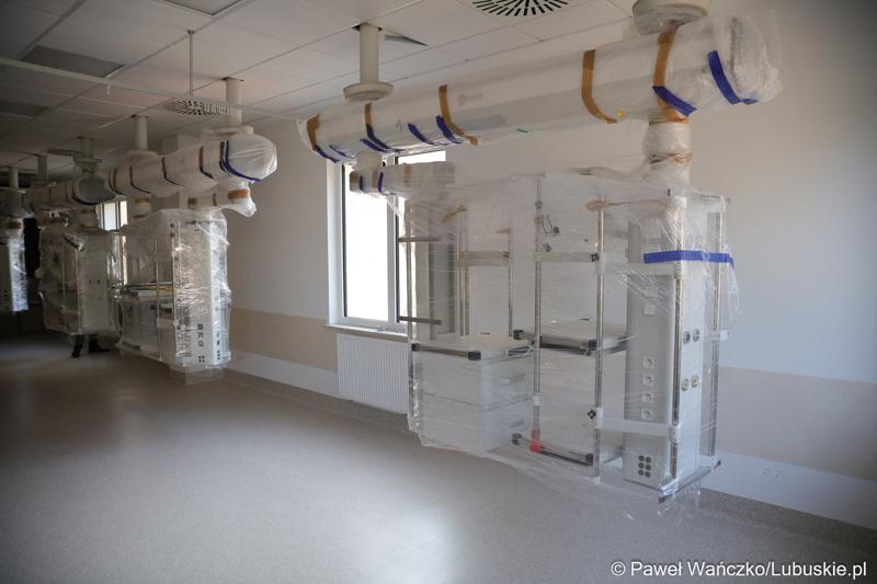 Jedno z pomieszczeń nowo otwartego budynku Klinicznego Oddziału Anestezjologii i Intensywnej Terapii oraz Klinicznego Oddziału Okulistyki wraz z poradniami.