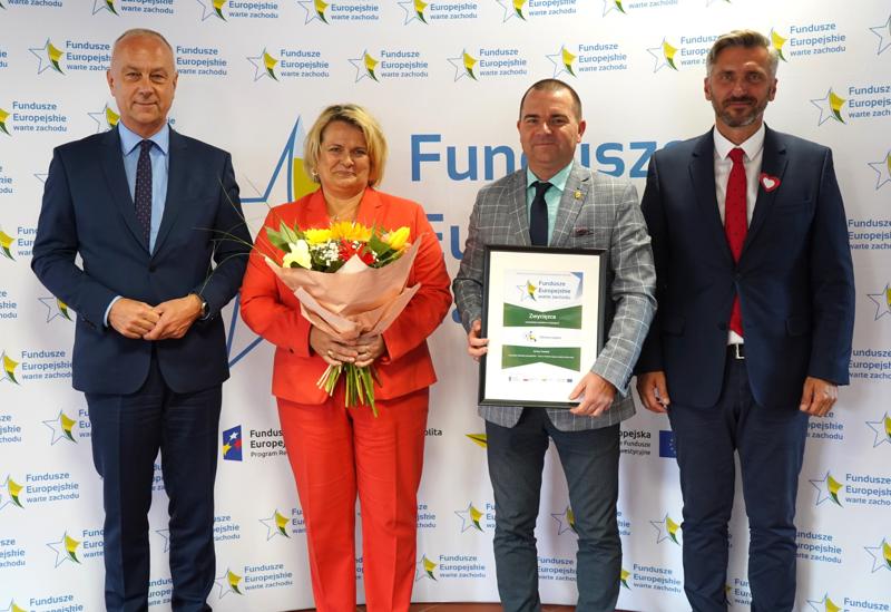 Wręczenie nagród w konkursie "Fundusze Europejskie warte zachodu" w Folwarku Zamkowym w Żarach