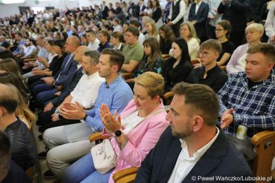 Uczestnicy uroczystej inauguracji roku akademickiego 2023/2024 na Uniwersytecie Zielonogórskim 