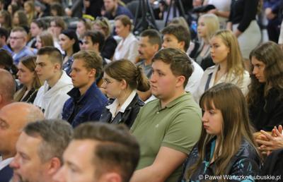 Uczestnicy uroczystej inauguracji roku akademickiego 2023/2024 na Uniwersytecie Zielonogórskim 