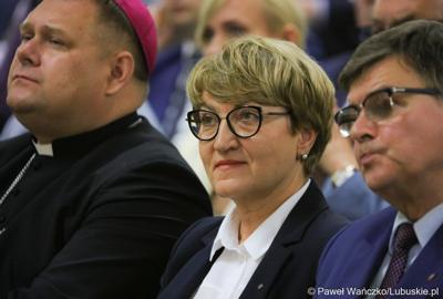 Marszałek Województwa Lubuskiego Elżbieta Anna Polak podczas uroczystej inauguracji roku akademickiego 2023/2024 na Uniwersytecie Zielonogórskim 
