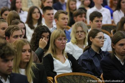 Uczestnicy uroczystej inauguracji roku akademickiego 2023/2024 na Uniwersytecie Zielonogórskim 