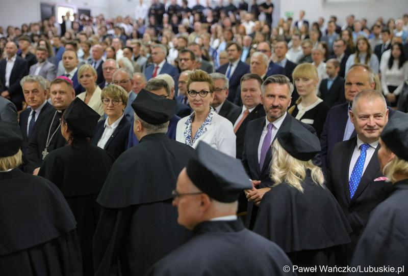Uczestnicy uroczystej inauguracji roku akademickiego 2023/2024 na Uniwersytecie Zielonogórskim