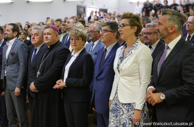 Uczestnicy uroczystej inauguracji roku akademickiego 2023/2024 na Uniwersytecie Zielonogórskim