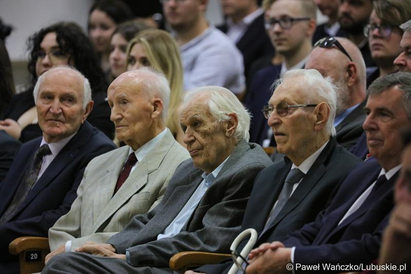 Uczestnicy uroczystej inauguracji roku akademickiego 2023/2024 na Uniwersytecie Zielonogórskim