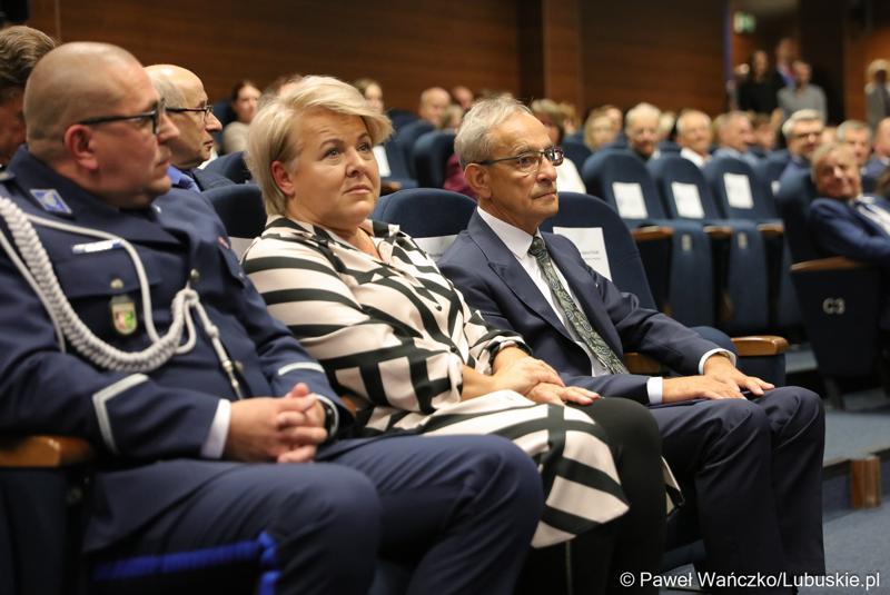 Uczestnicy inauguracji roku akademickiego 2023/2024 w auli Akademii im. Jakuba z Paradyża w Gorzowie Wlkp.