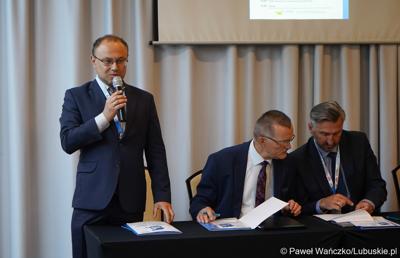 Uczestnicy III Konferencji Naukowej: Znaczenie transportu w rozwoju społeczno-gospodarczym województwa lubuskiego