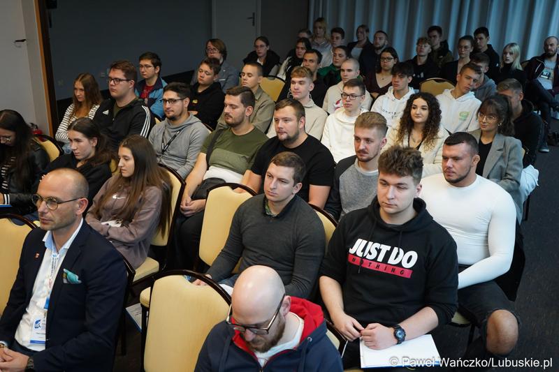 Uczestnicy III Konferencji Naukowej: Znaczenie transportu w rozwoju społeczno-gospodarczym województwa lubuskiego