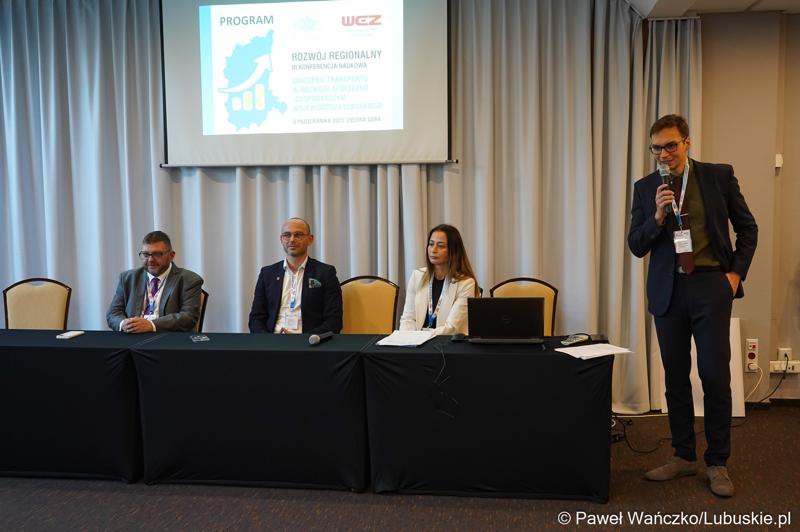 Uczestnicy III Konferencji Naukowej: Znaczenie transportu w rozwoju społeczno-gospodarczym województwa lubuskiego