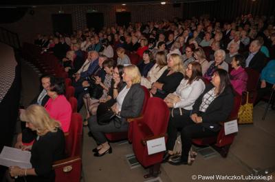 Uczestnicy inauguracji XXIV Lubuskiego Tygodnia Seniora w Lubuskim Teatrze w Zielonej Górze