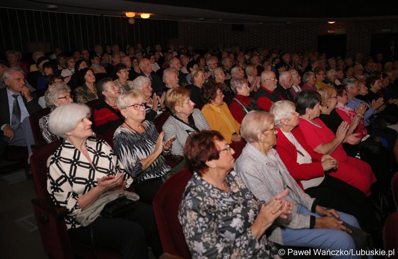 Uczestnicy inauguracji XXIV Lubuskiego Tygodnia Seniora w Lubuskim Teatrze w Zielonej Górze