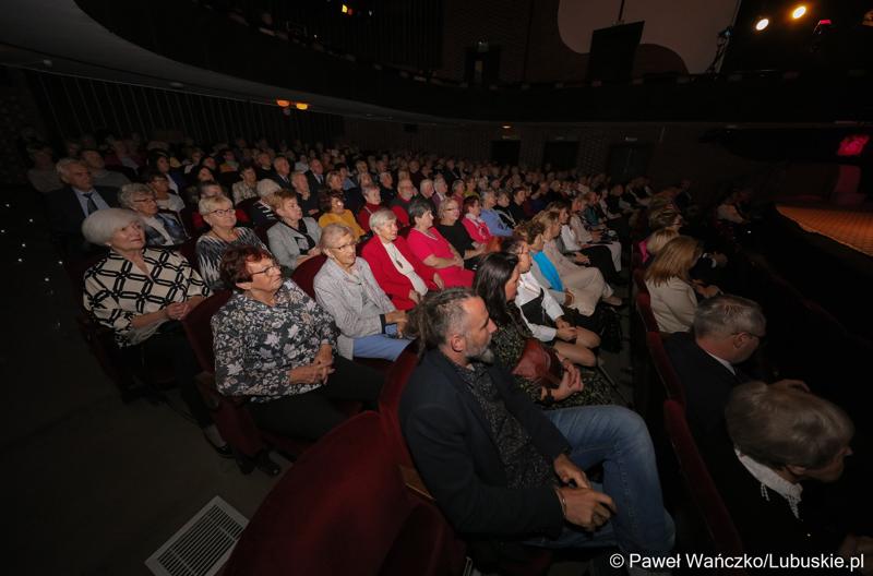 Uczestnicy inauguracji XXIV Lubuskiego Tygodnia Seniora w Lubuskim Teatrze w Zielonej Górze